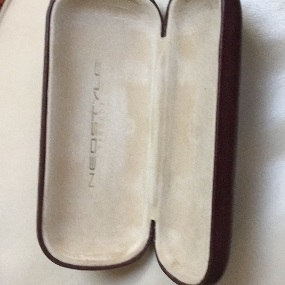Neostyle Germany glass case